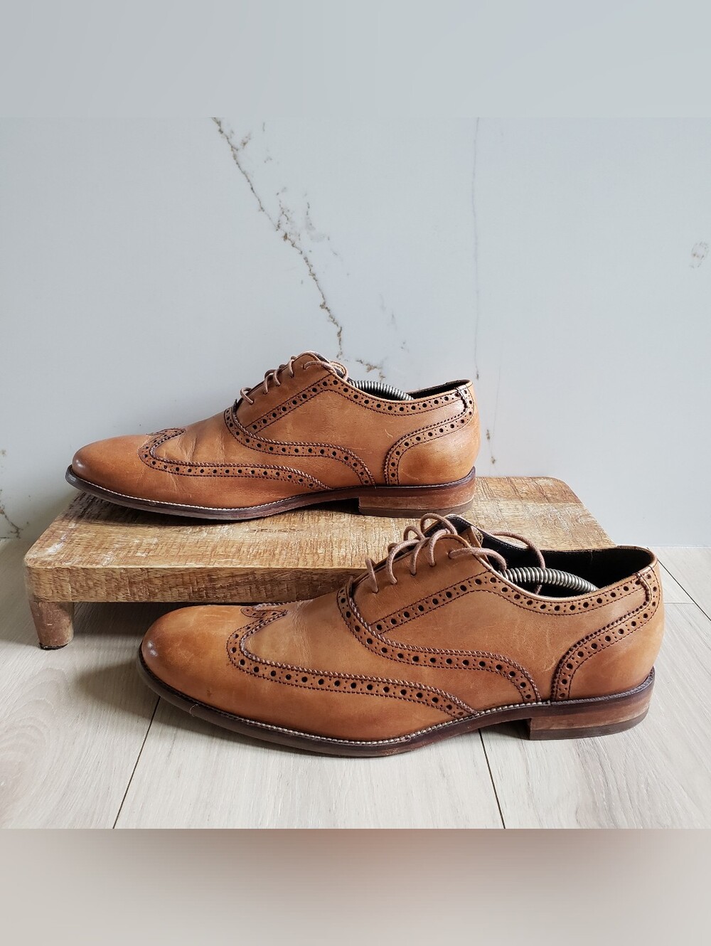 Cole Haan Dress Shoes Mens 11 Classic Brogue Derbys in Cognac Leather